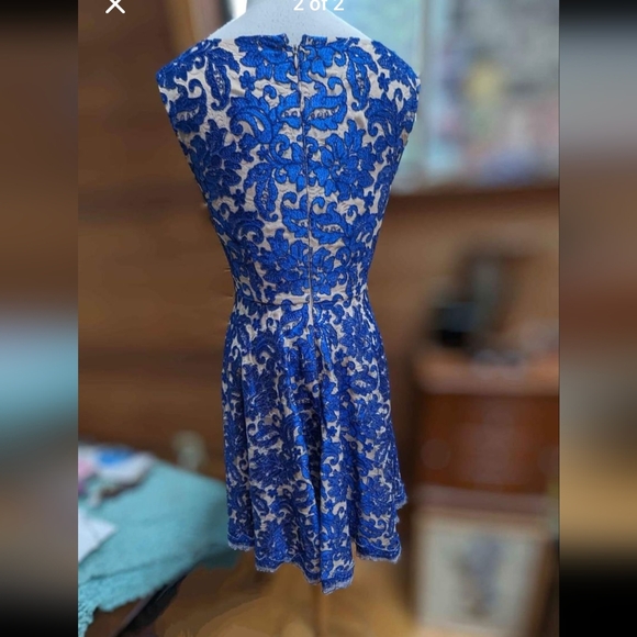 Beautiful fit & flare dress - Picture 2 of 2